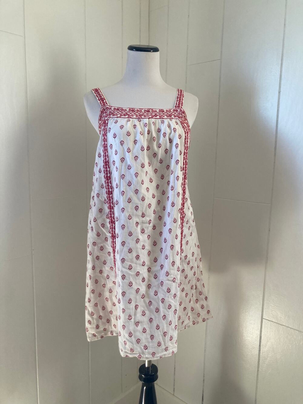 Old Navy White With Red Embroidery Pullover Mini Dress, Size XS